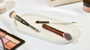 8 Must-Have Brushes for Seamless Makeup Application