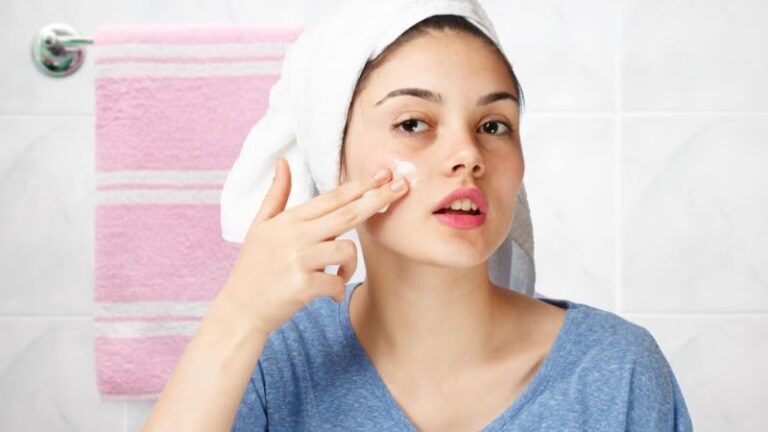8 Must-Have Products for a Nighttime Skincare Regimen