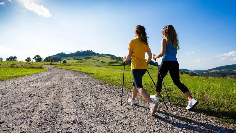 8 Pro Tips for Walking to Lose Weight