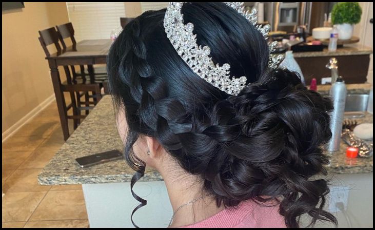 Simple Quince Hairstyle for Latinas