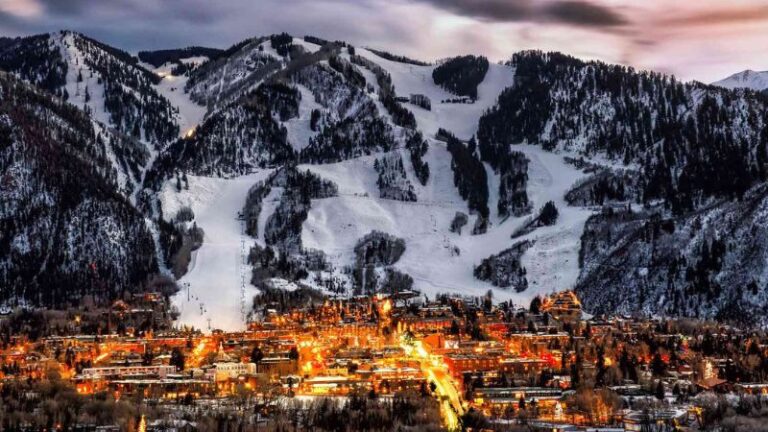 These Are the Absolute Best Après Ski Towns in the U.S.